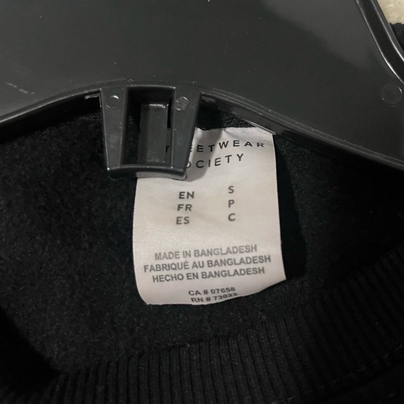 Looney Toons Sweatshirt - Picture 3 of 3